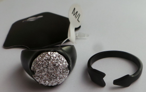 Wholesale Joblot of 30 DesignB Glitter & Matte Black Ring in 2 Pack