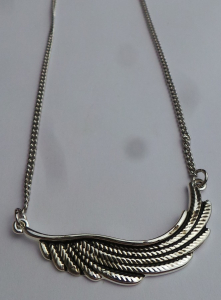 Wholesale Joblot of 30 DesignB London Feather Pendant Necklace Silver AM1756
