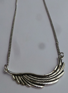 Wholesale Joblot of 30 DesignB London Feather Pendant Necklace Silver AM1756