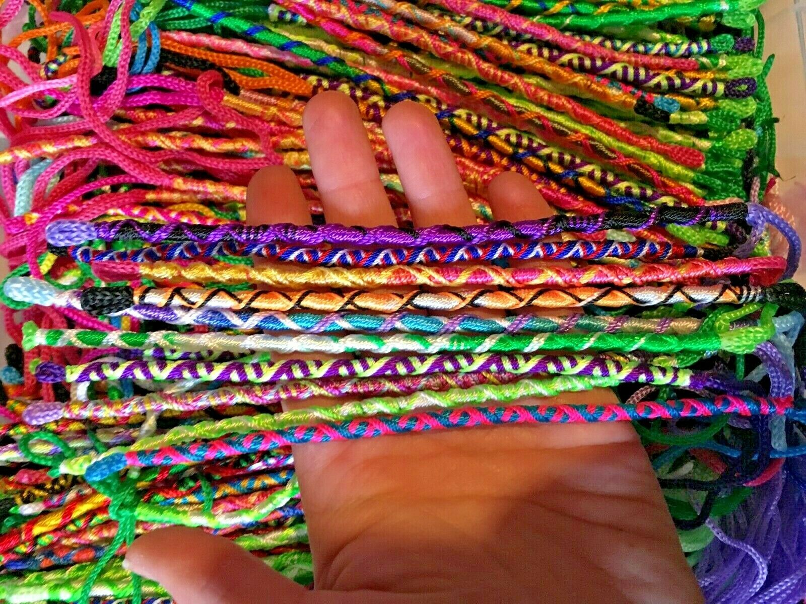 Wholesale Joblot Of 100 Brightly Coloured Round Twist Bracelets