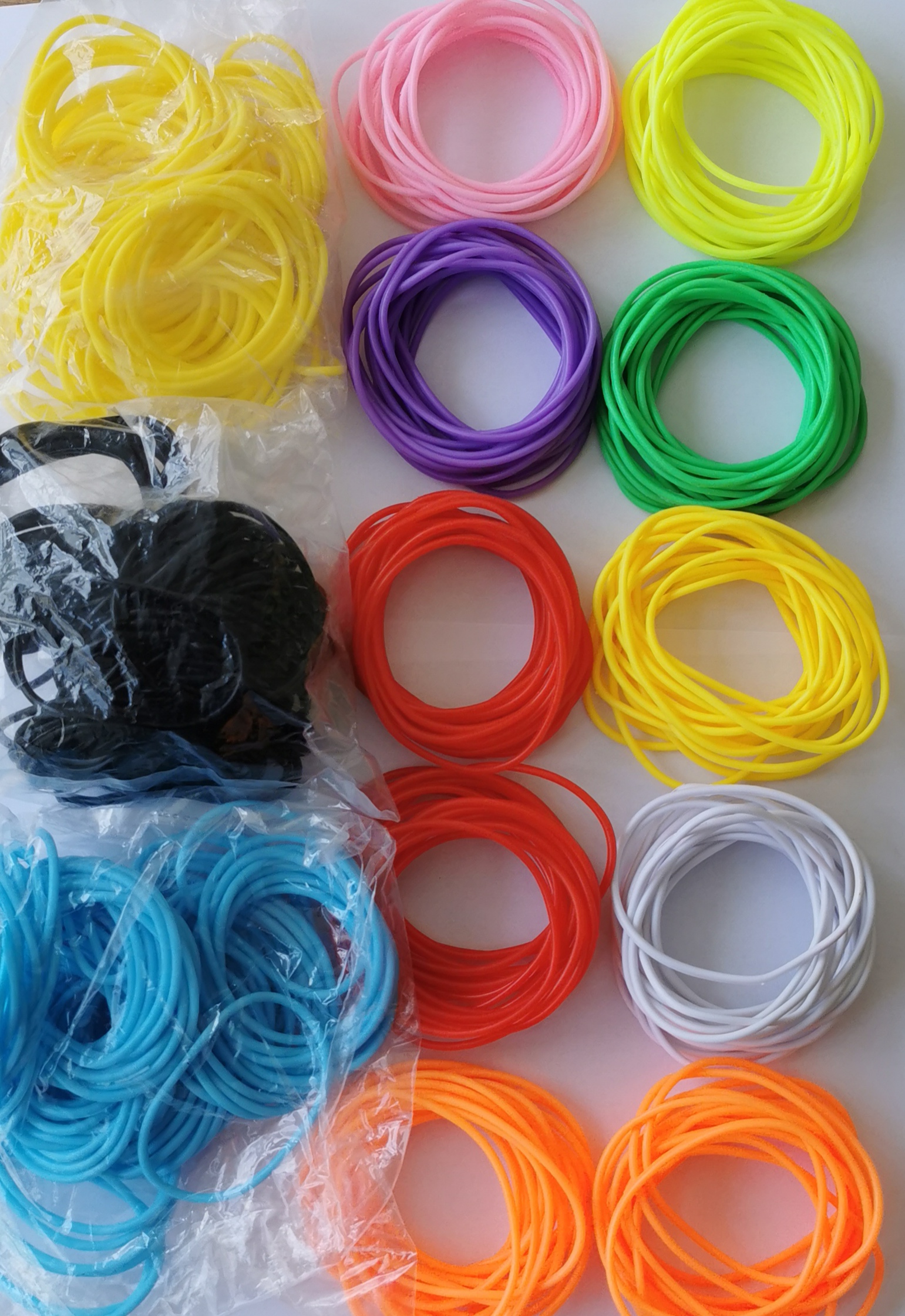 Wholesale Joblot Of 500 Gummy Band Bracelets In Mixed Colours