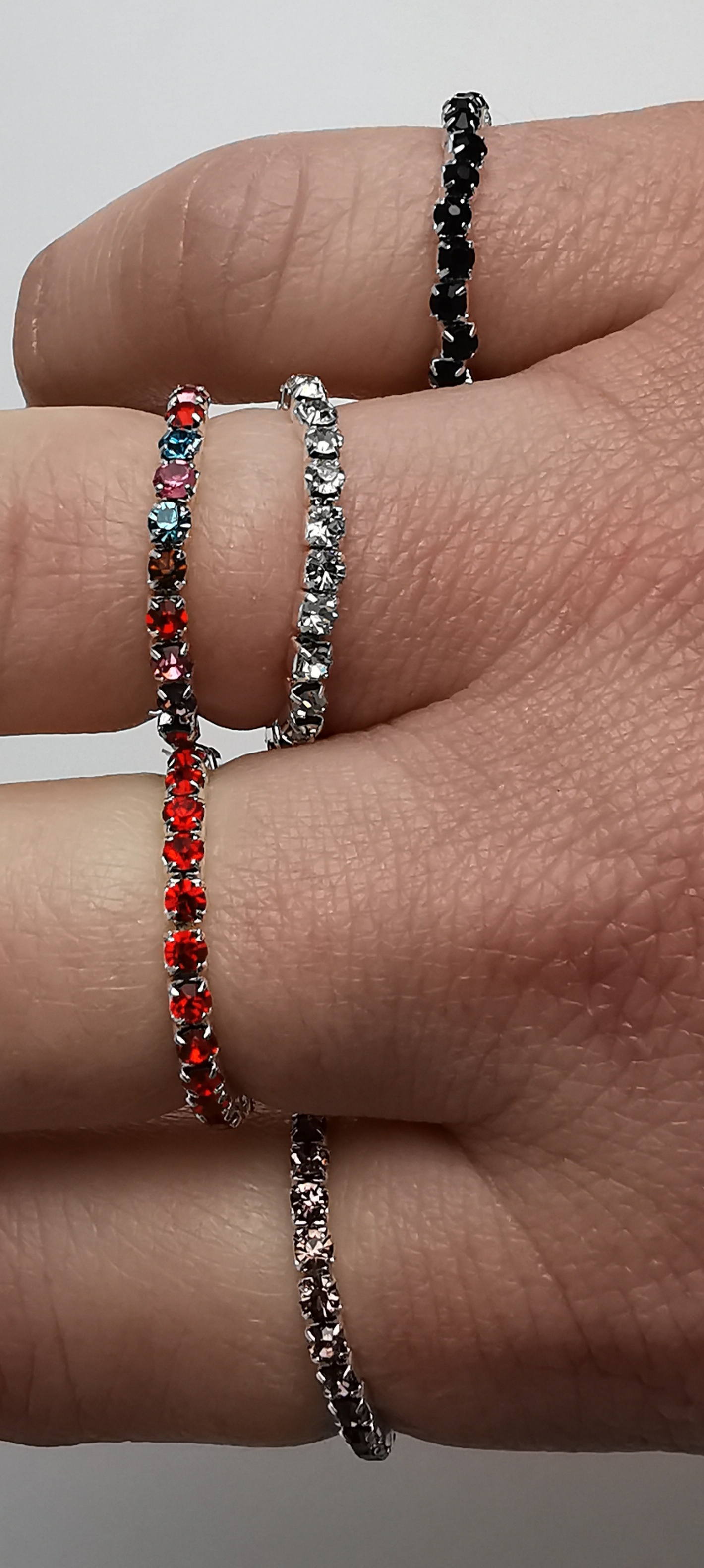 Wholesale Joblot Of 36 Crystal Elasticated Rings In Mixed Colours