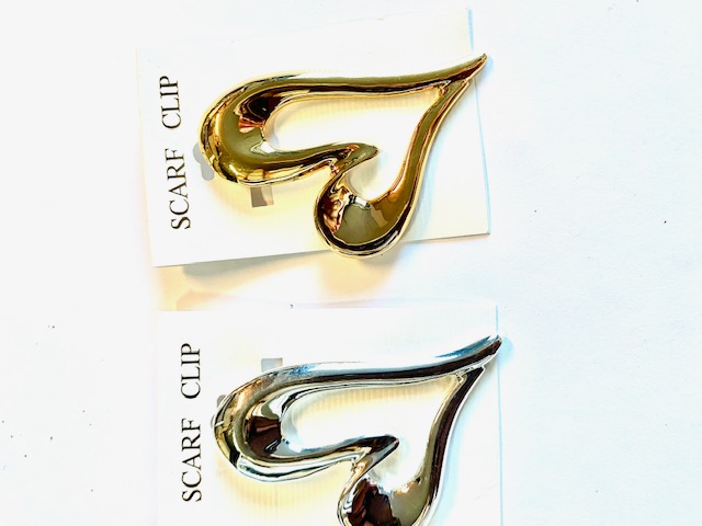 GOLD AND SILVER TONE HEART BROOCHES / SCARF CLIP