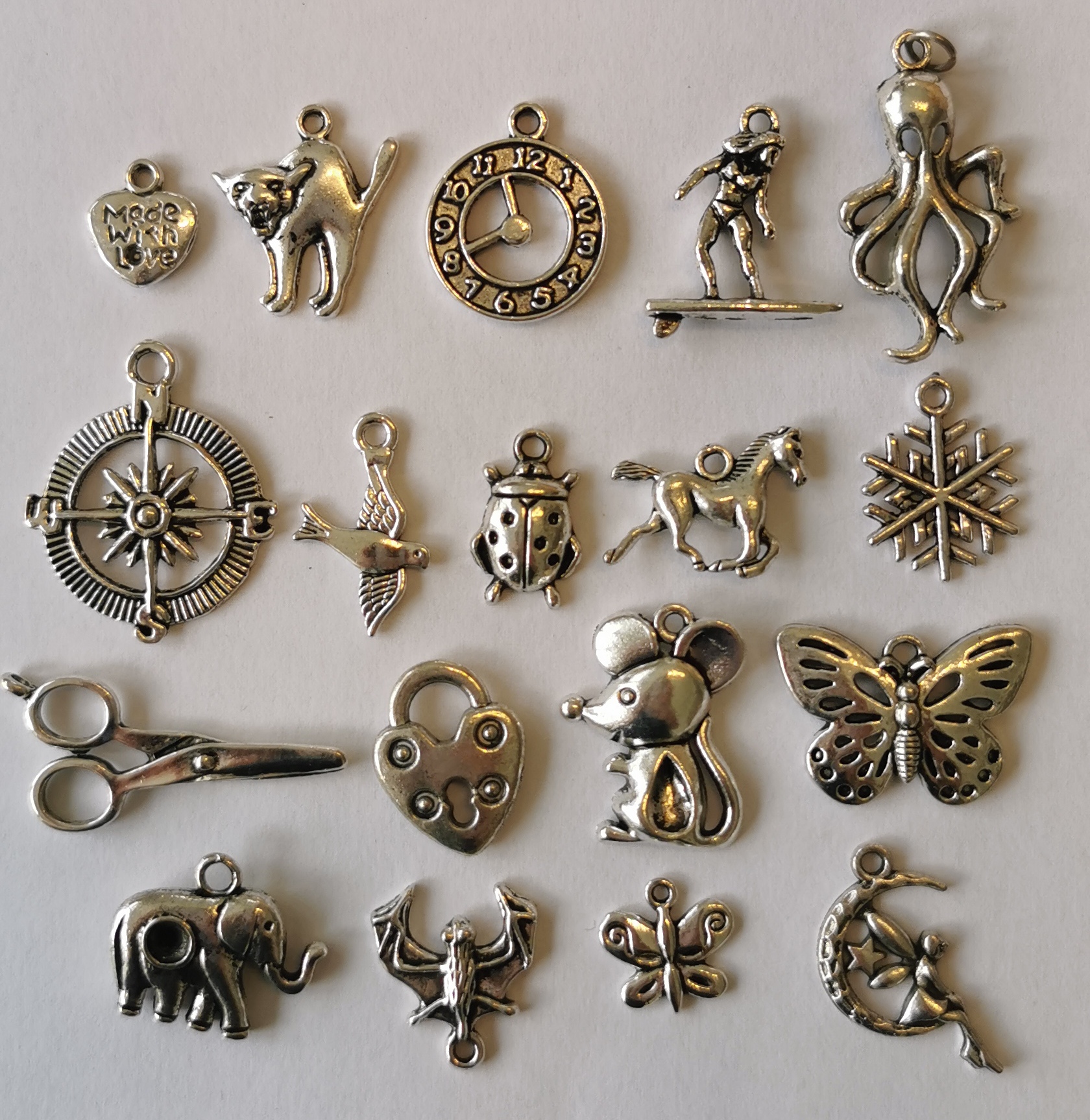 Wholesale Joblot of 100 Metal Jewellery Making Necklace Pendants & Bracelet Charms 