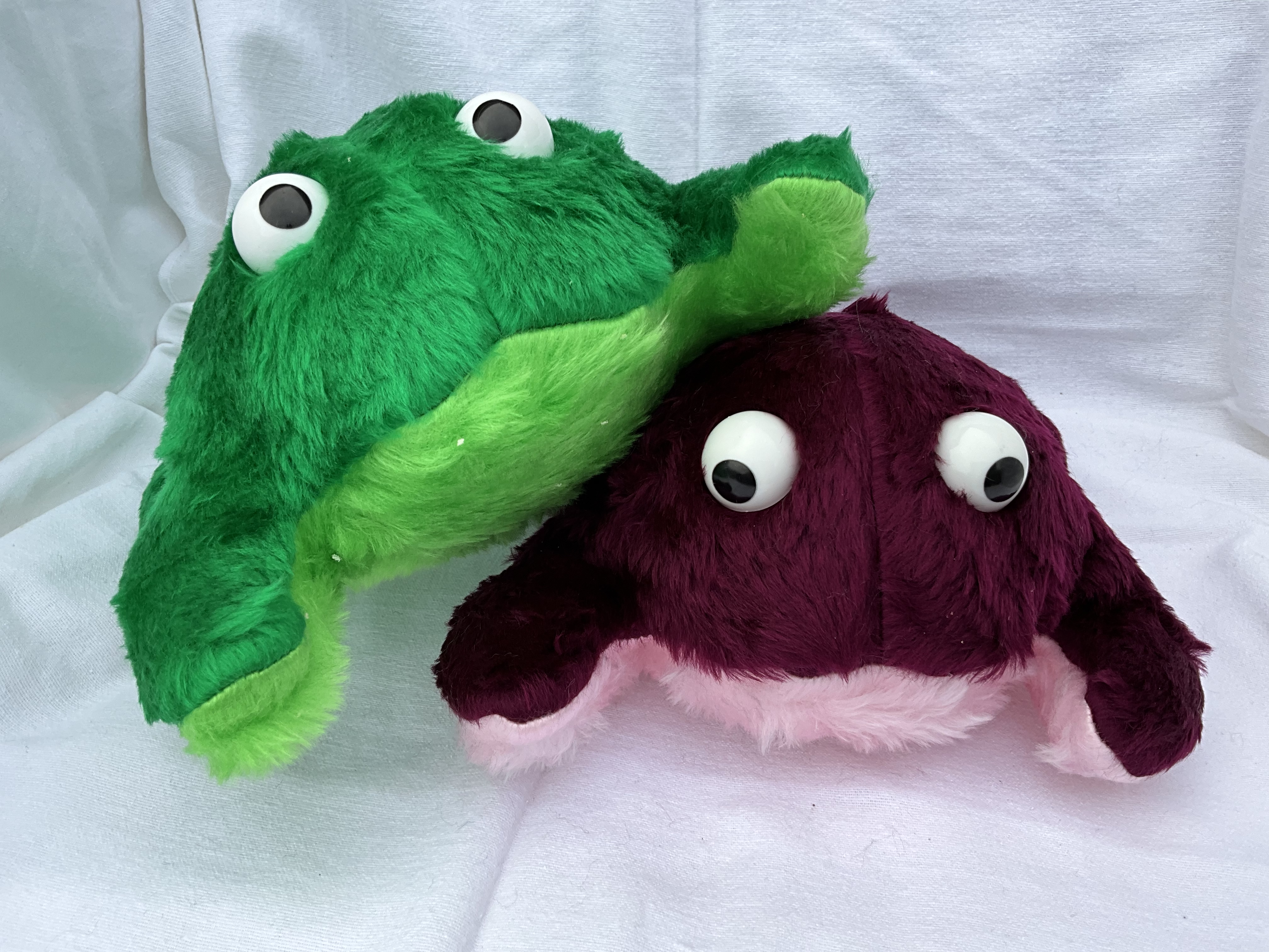 72 plush soft toy frogs