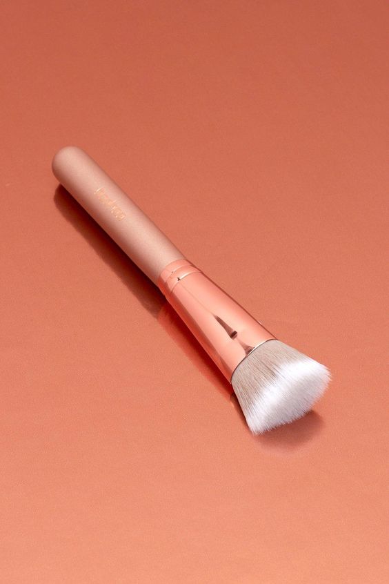 Boohoo Kabuki Foundation Face Brush Makeup Cosmetic Bake Brush