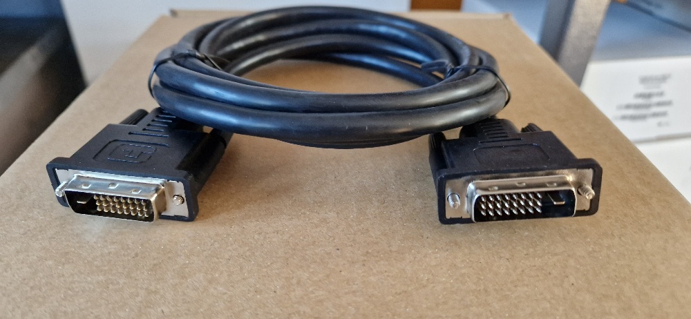 VGA & DVI computer cables assorted