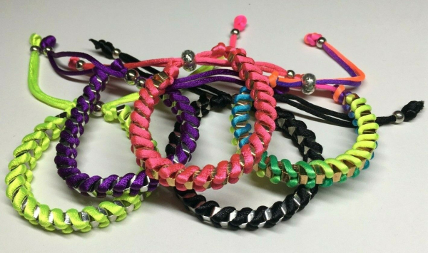 Wholesale Joblot Of 50 Box Link Metal & Fabric Bracelets In 5 Colour Variations