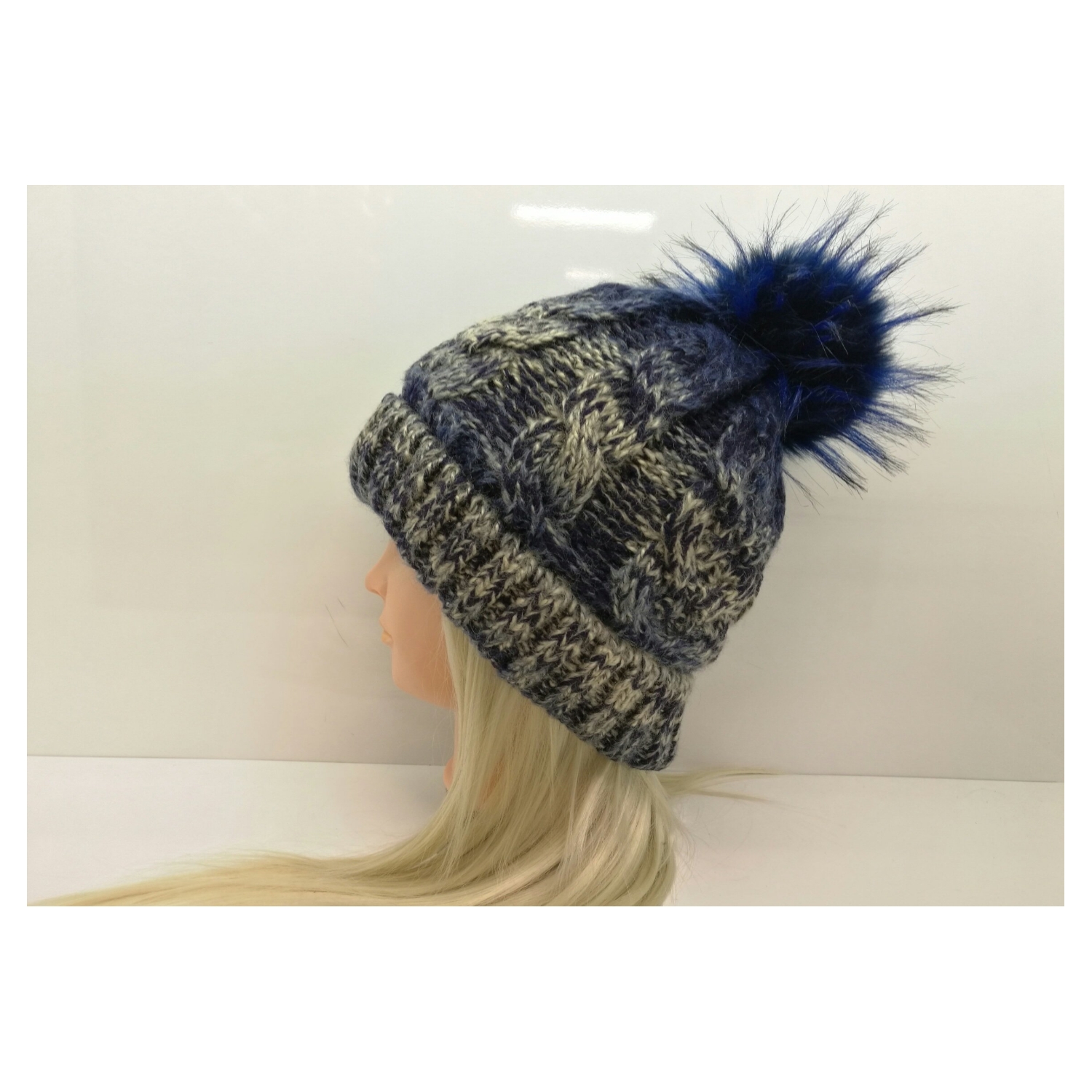 High Quality Ladies Girls Faux Fur Two-toned Fleeced Lined Pom Pom Hat Outdoor Winter Warmer Farmer-100pcs 