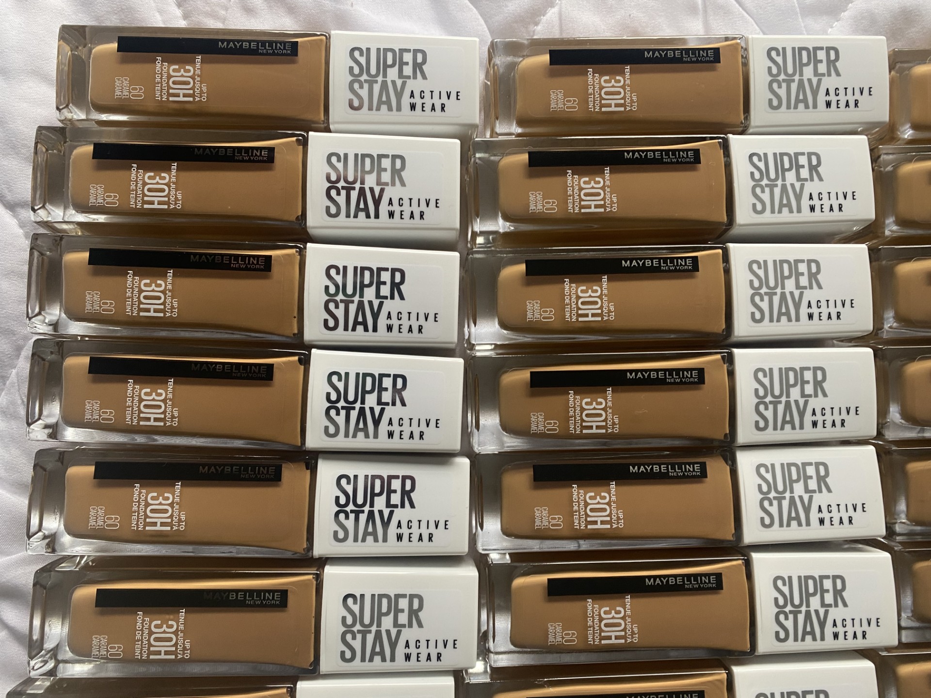 30 Maybelline New York Super Stay Active Wear, waterproof foundation with high coverage, long-lasting facial make-up, colour: No. 60 Caramel