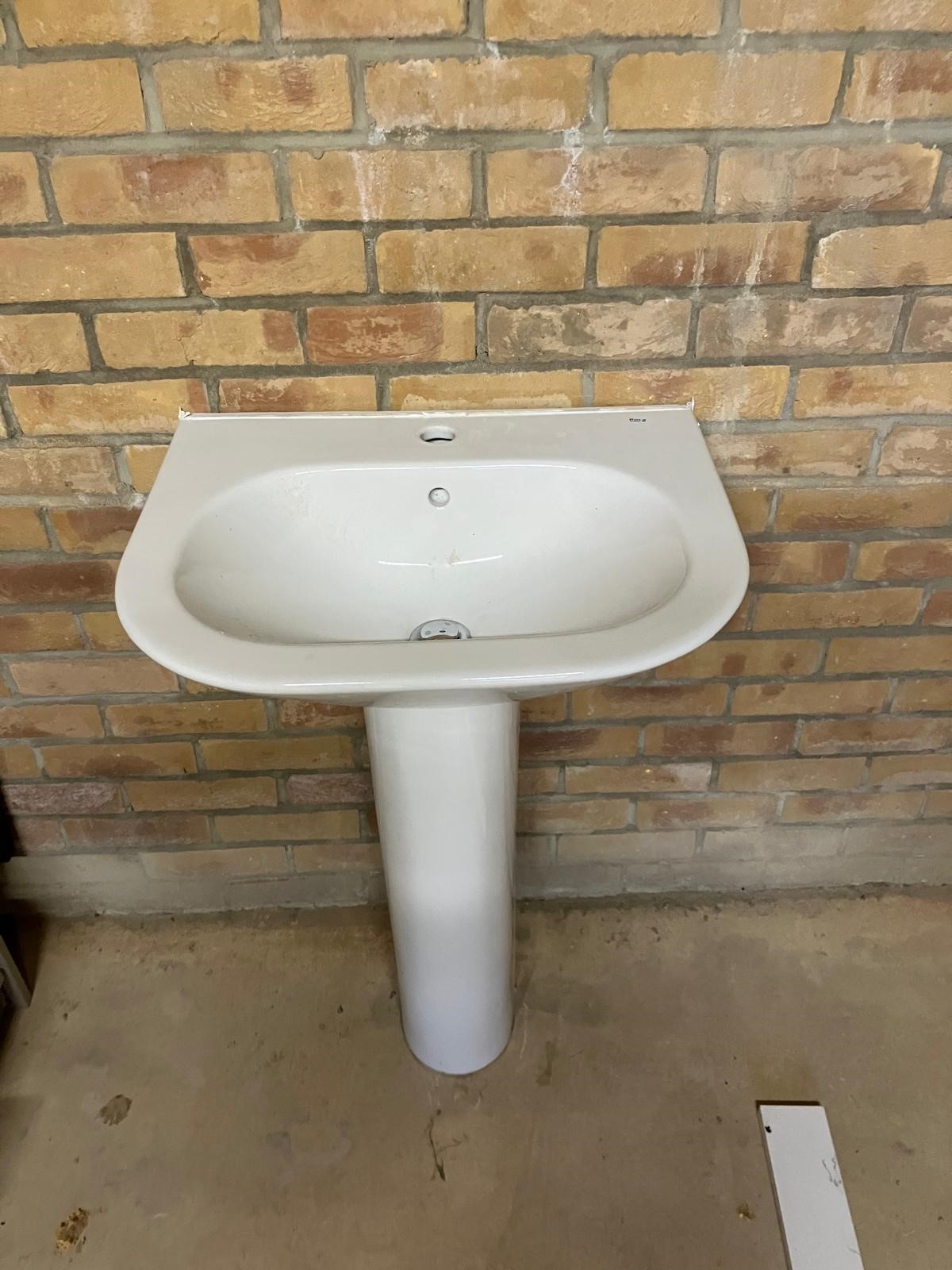 Bulk Buy Sinks (x50) Price drop. Need gone asap