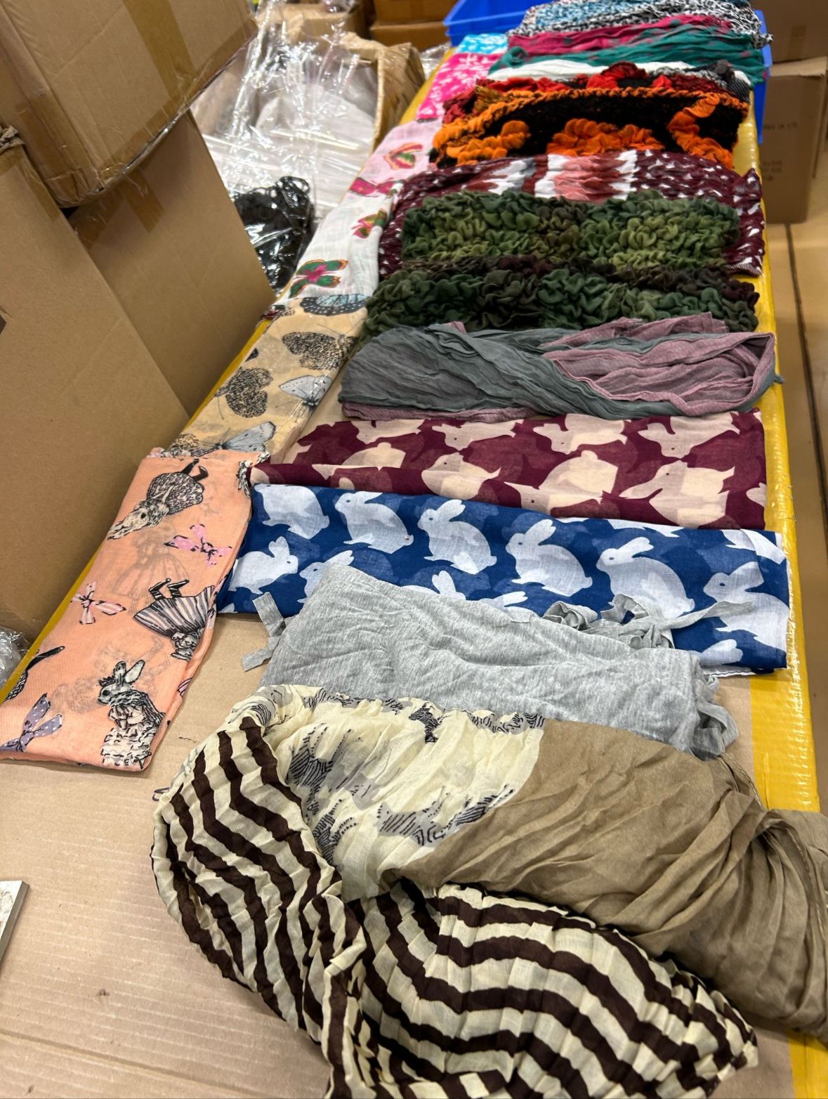 1000 Scarves 