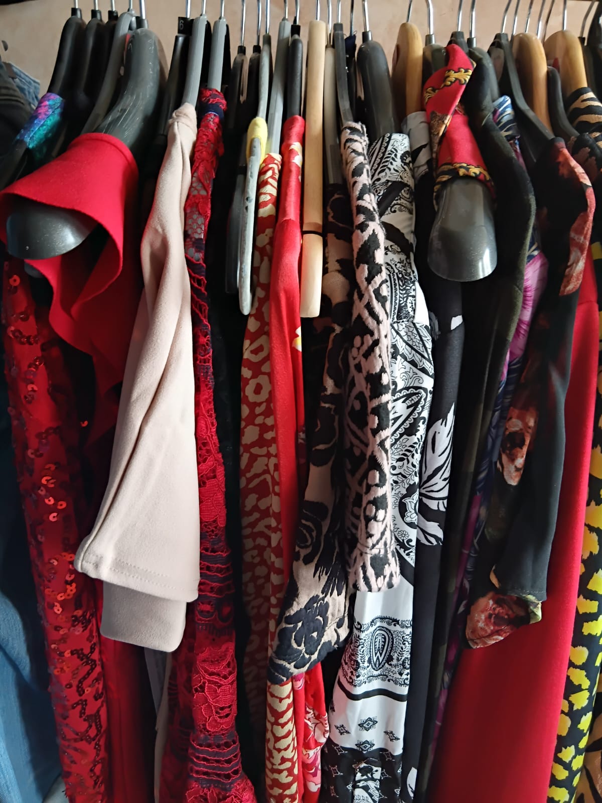 Wholesale Bundle of 36 Women's Dresses – Mixed Styles, Sizes & Colours – Joblot Clearance