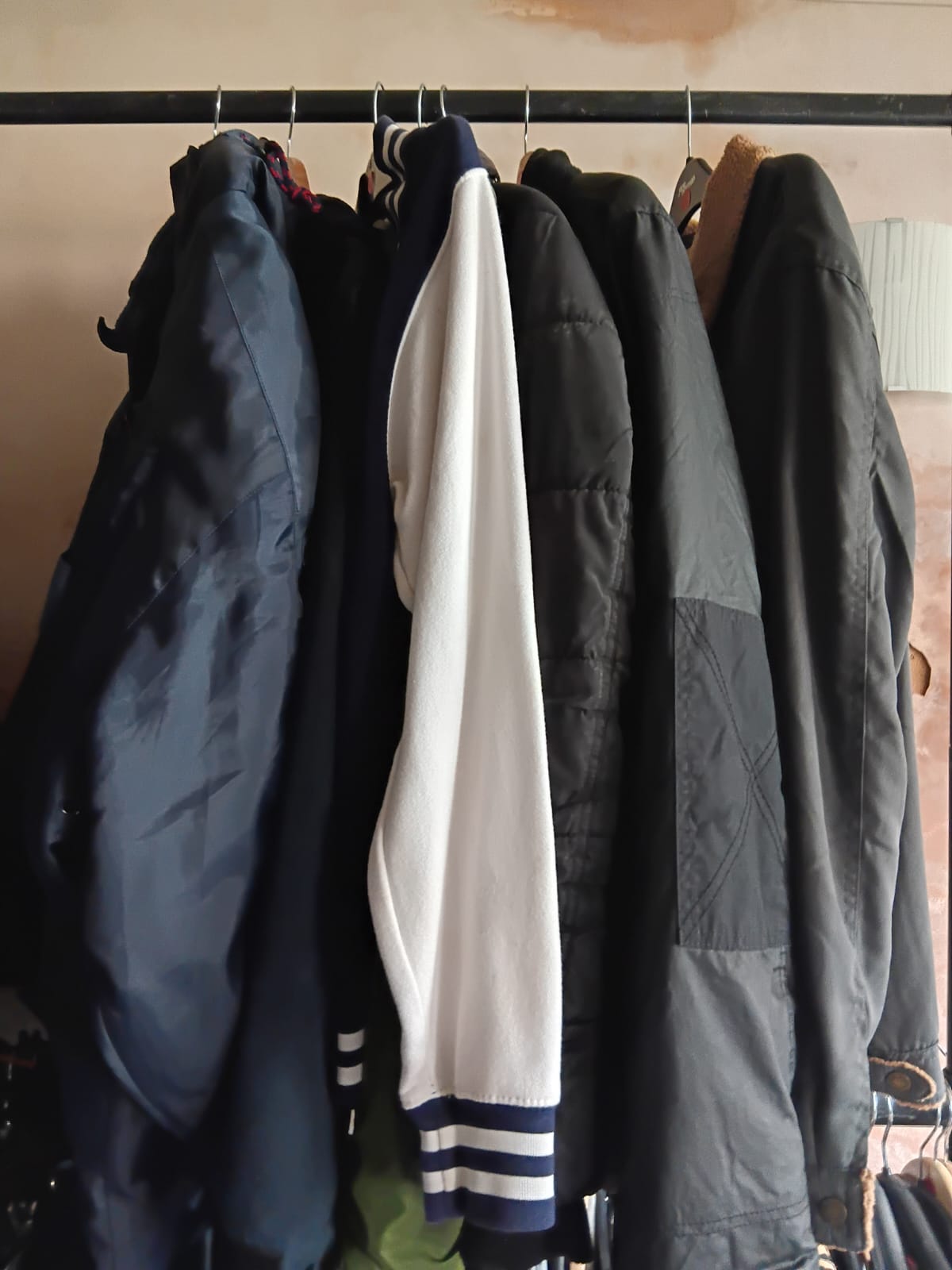 Wholesale Joblot of 7 Mixed Men’s Jackets – Various Styles & Sizes – Great Resale Opportunity