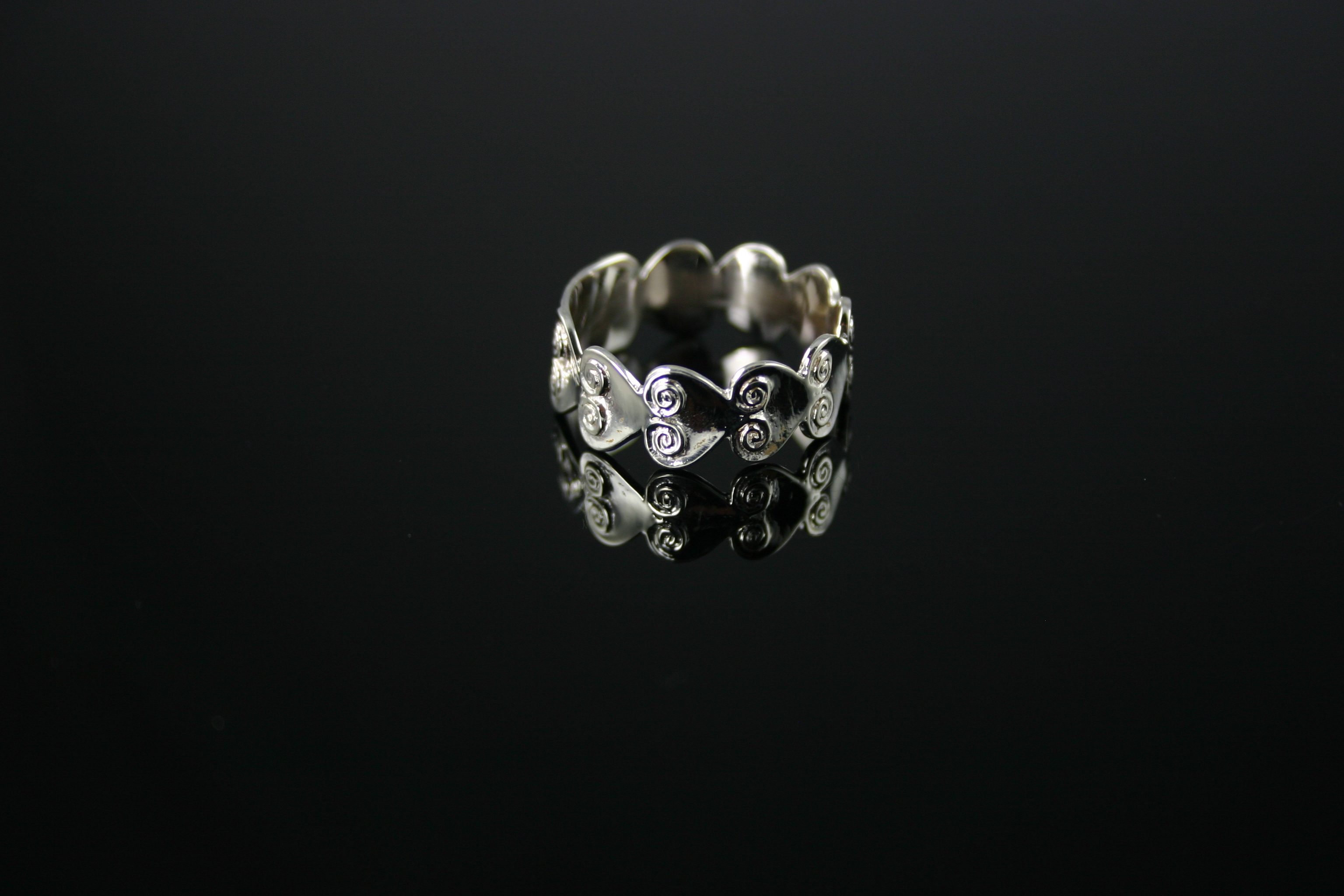 Silver Curly Hearts Band ring - Joblot of 22