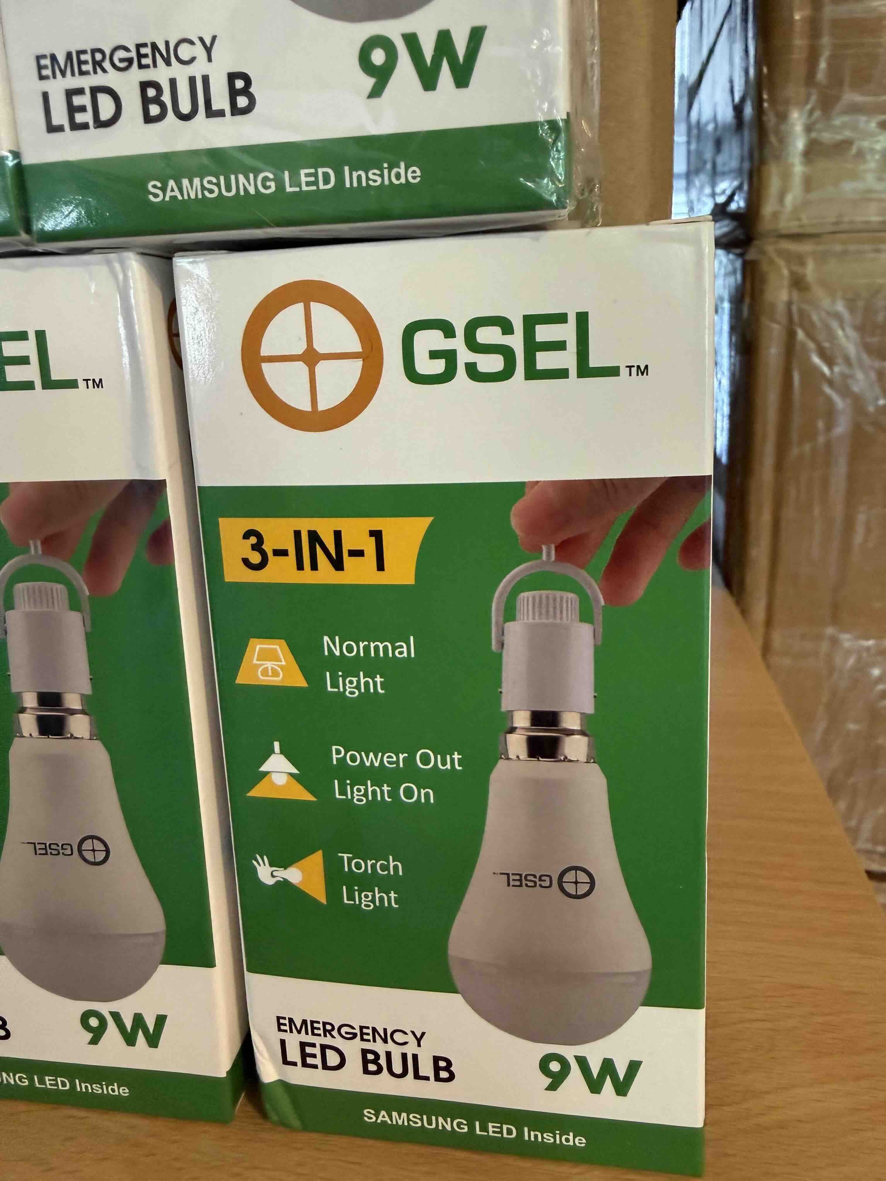 1,200 PCS GSEL 3-in-1 Rechargeable Emergency LED Bulbs – UKCA – Wholesale Clearance Stock
