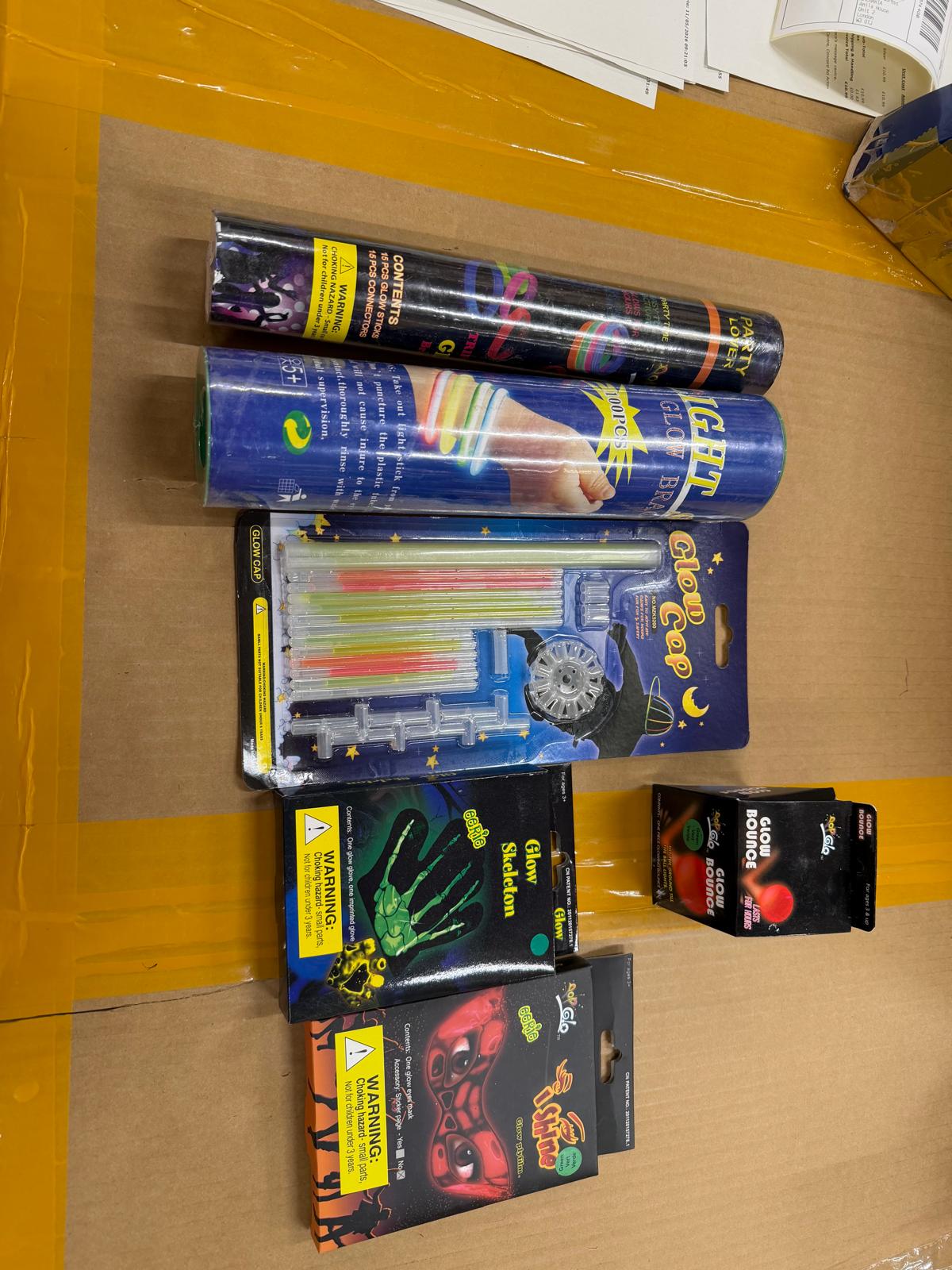 1000 Assorted Glow in the Dark Toy Products - Novelty Item for Festivals 