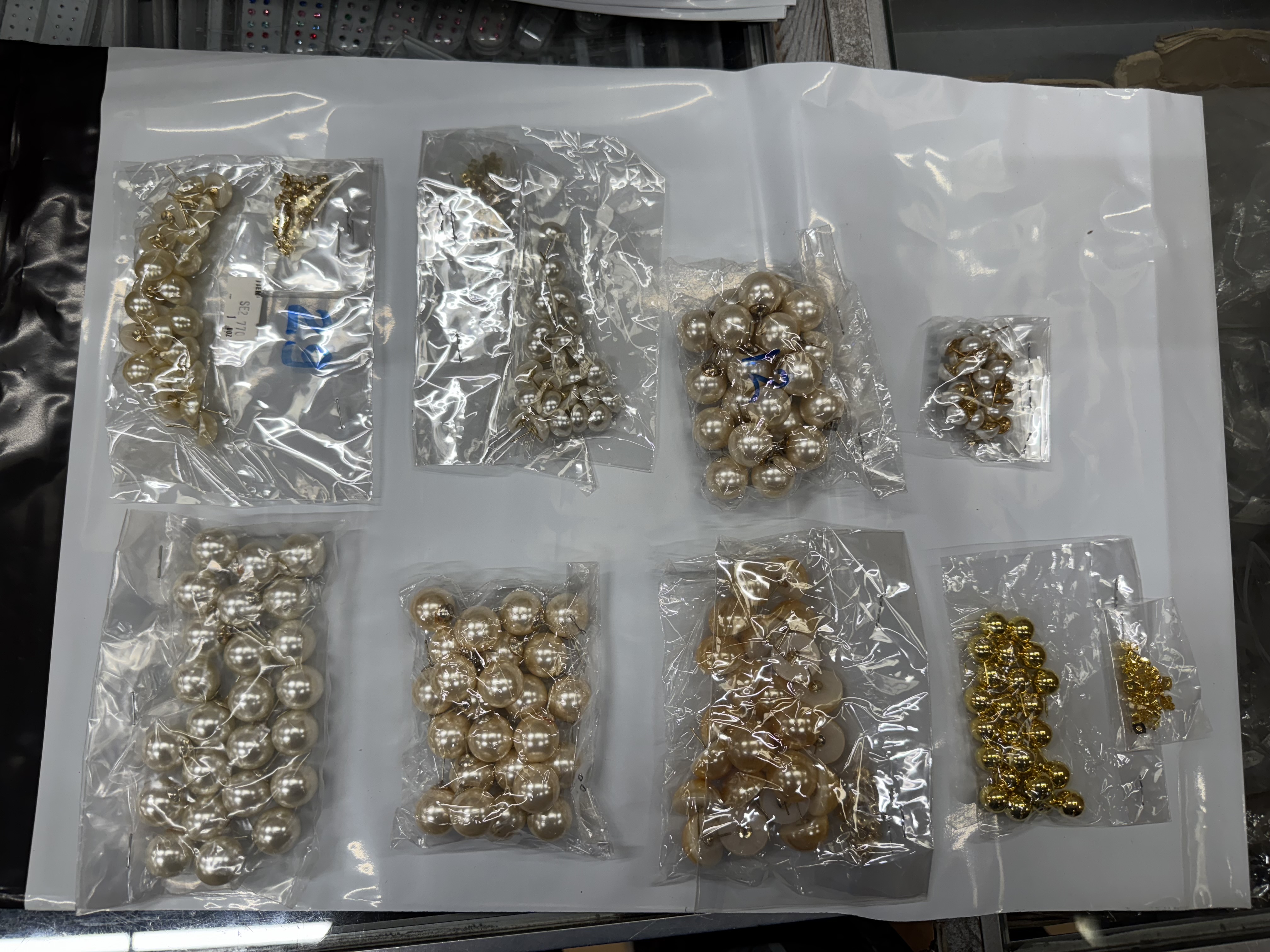 12,000 Pairs Assorted Pearl Earrings