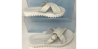 One Off Joblot of 4 Twinset Milano Girls White Leather Heart Sandals with Pleat
