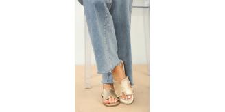 LADIES SHOES WHOLESALE JOBLOT GOLD STITCH DETAIL DESIGNER STRAP SANDALS 12 PAIRS PACK-UK3/8 SIZES