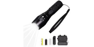 Torch LED Rechargeable Flashlight Adjustable Focus Handheld Flashlight Super Bright 2000 Lumens 5 Modes Tactical Torch Zoomable and Water-Resistant Ca