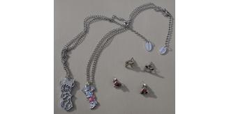 100 Items of genuine Disney Jewellery Pendants and earrings RRP £1796