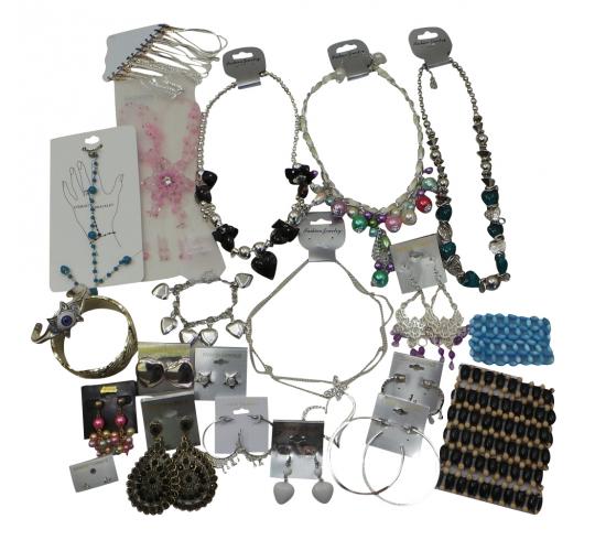 Joblot of 100 Fashion Jewellery Mixed Necklaces, Earrings and Bracelets