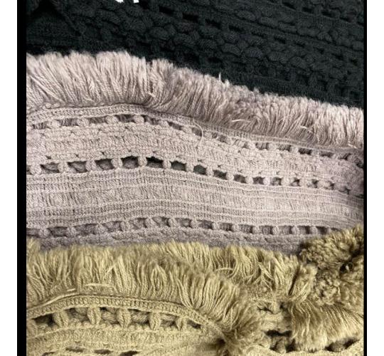 Job lot of chunky acrylic  scarves in 3 colours x 10