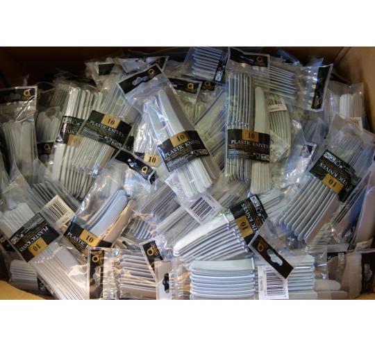 1000 x Plastic knives Re-usable High quality Silver Amscan 100 packs of 10