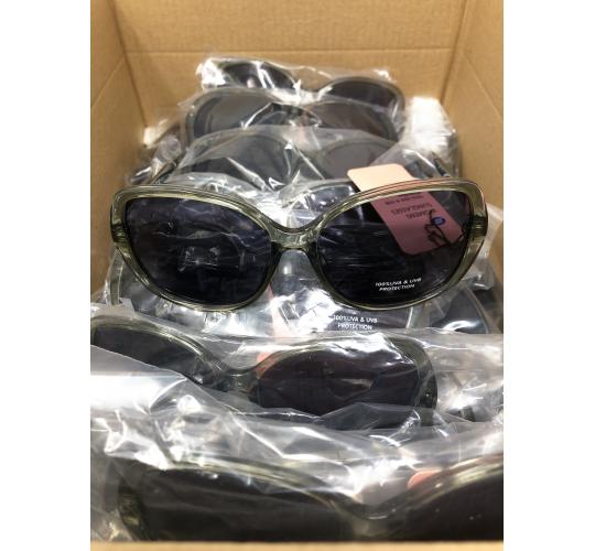 25 Pairs Ladies Sunglasses with Green Tinted Frame (Ex-Chain Store) 027J