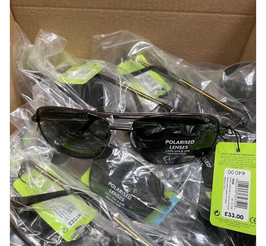 25 Pairs of Men's Polarised Sunglasses with Grey Lenses and  Frame (Ex Chain Store) 1031
