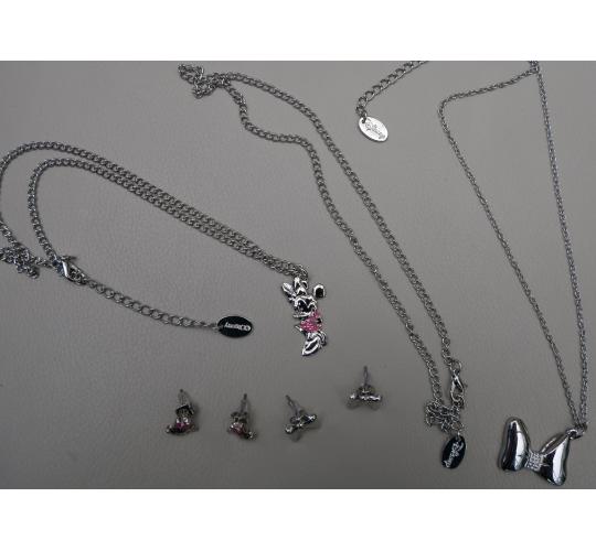 100 Items of genuine Disney Jewellery Pendants and earrings RRP £1716