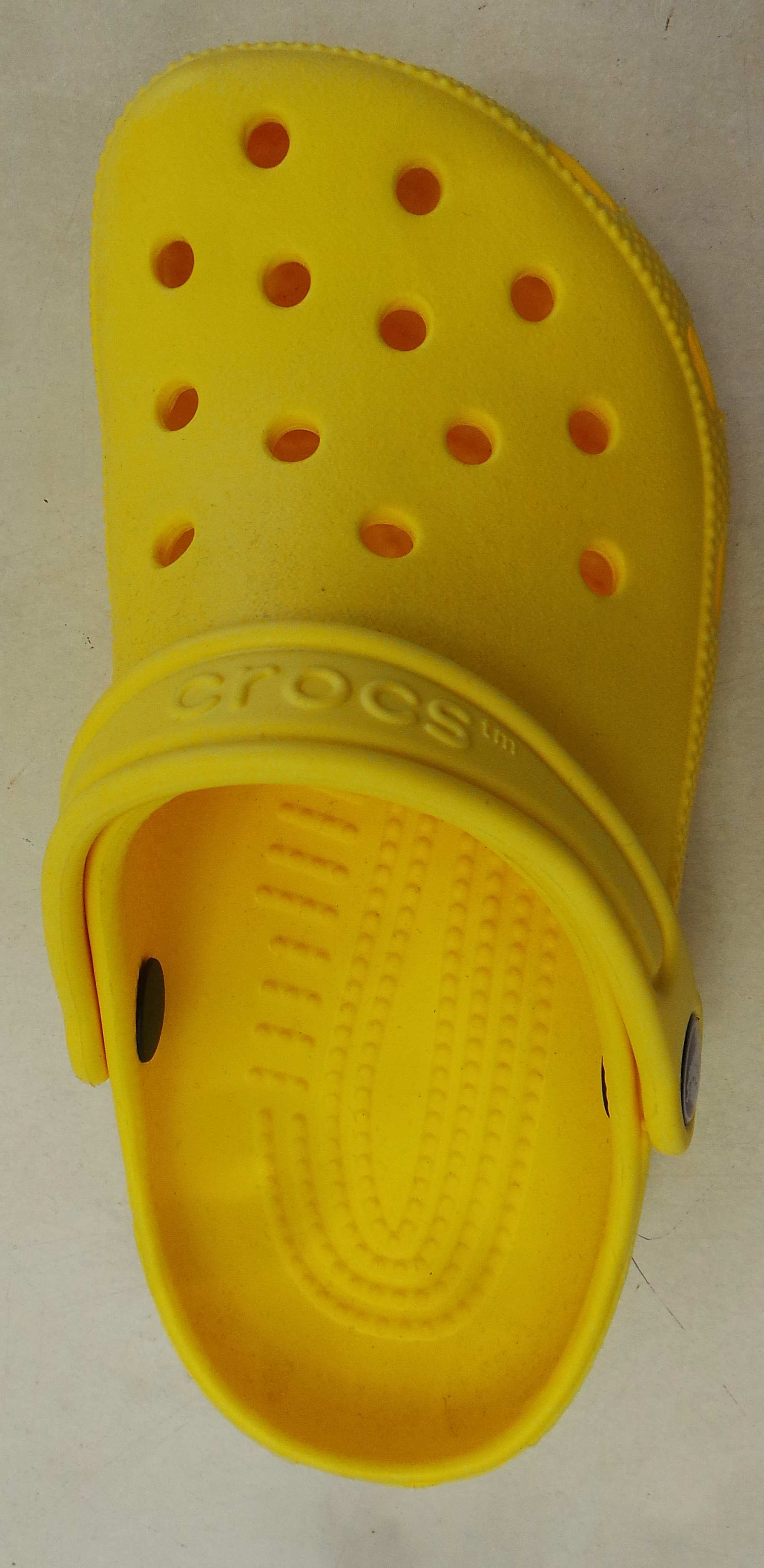 Wholesale Joblot of 25 Assorted Crocs Classic Clogs Mens, Ladies, Kids