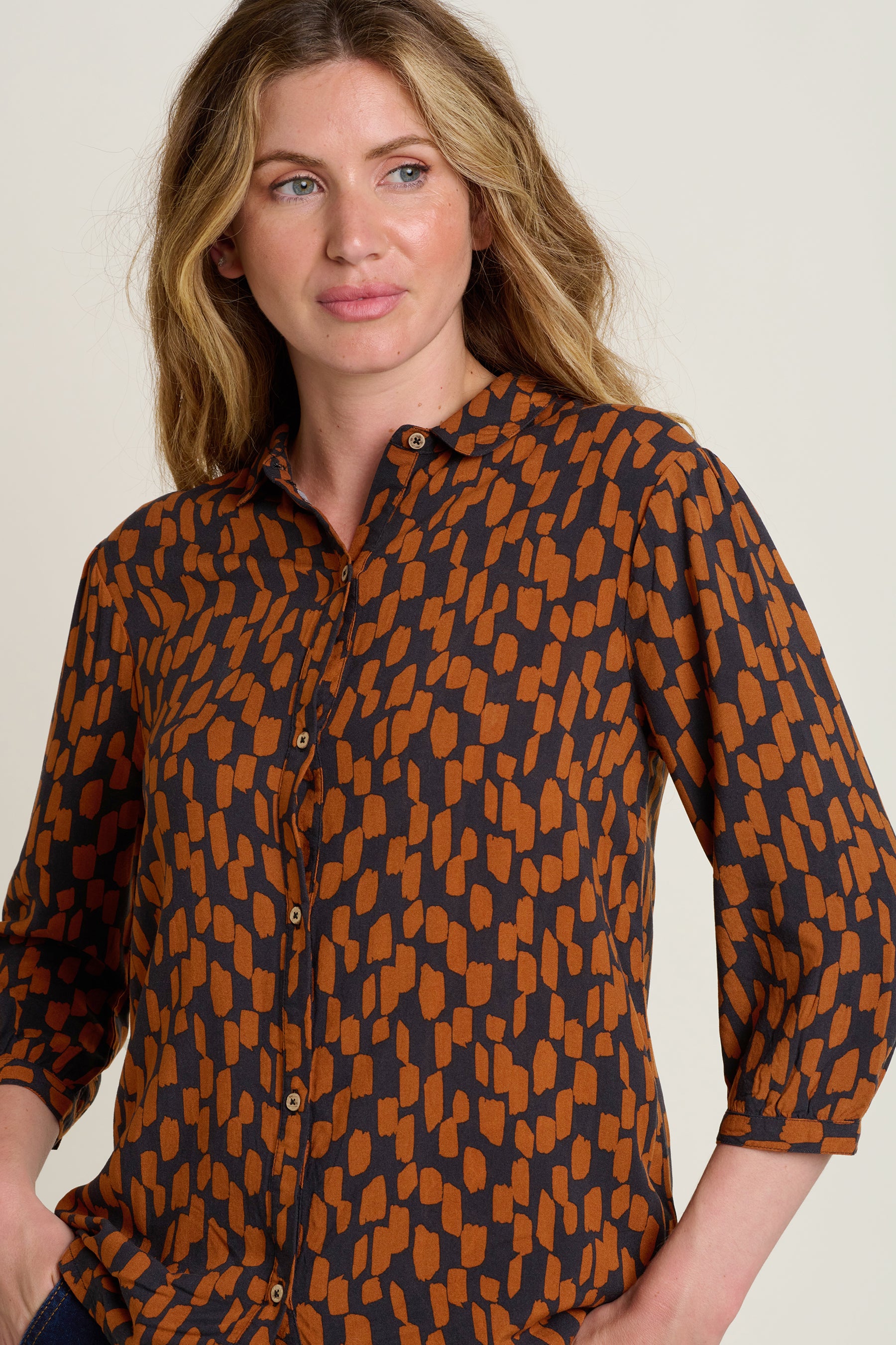 Brakeburn Brush Strokes Blouse BBLSHT0011652AW24 collar and print detail