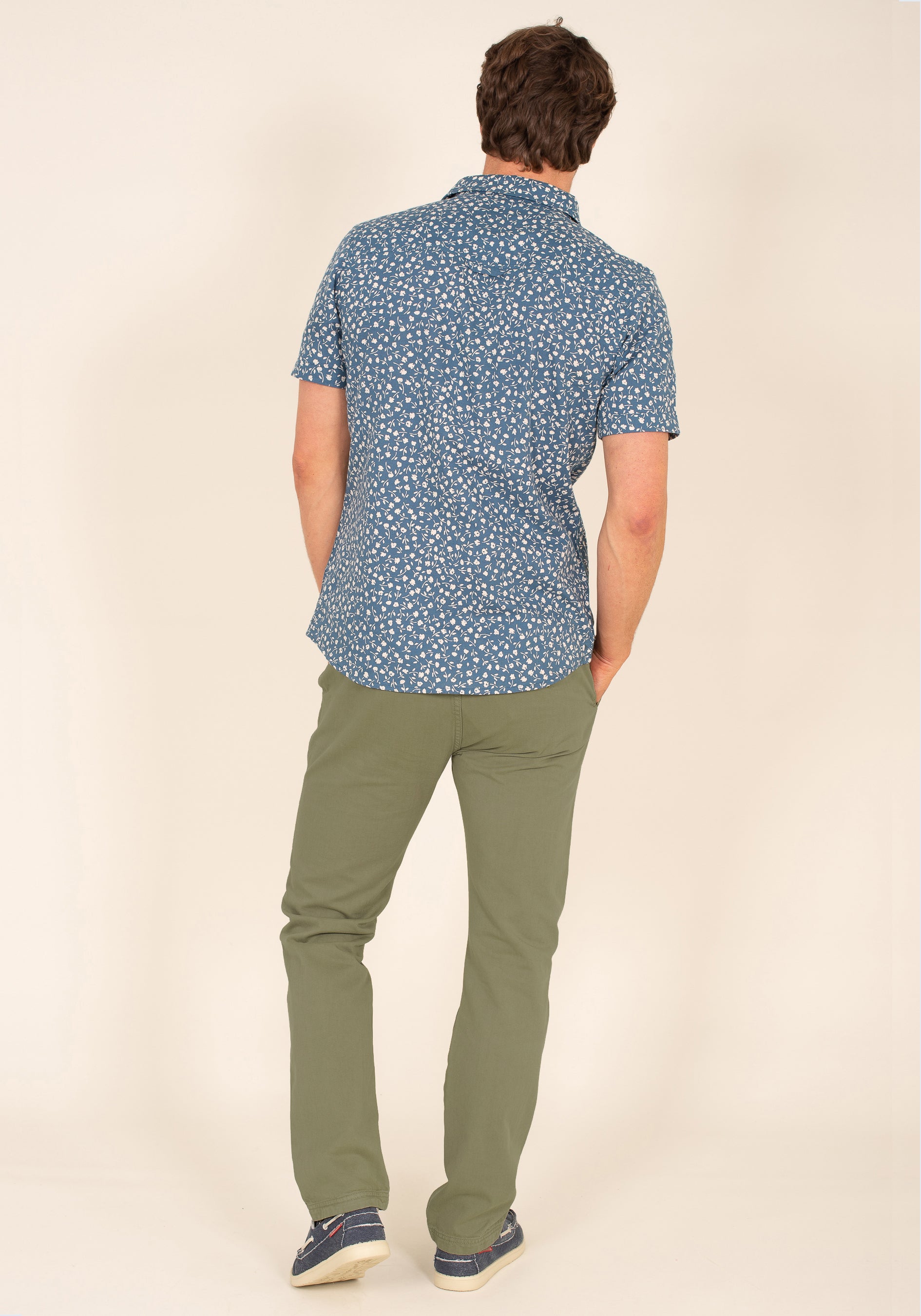 Brakeburn green Desert chinos detail 2