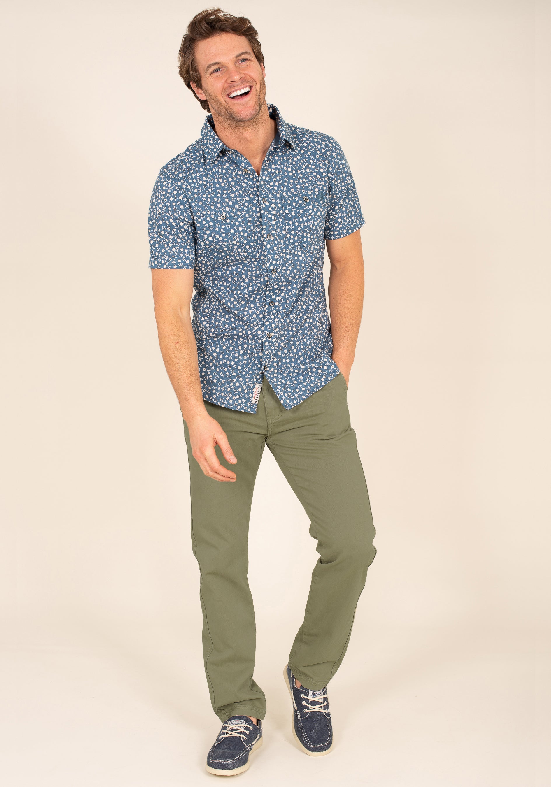 Brakeburn green Desert chinos detail 3